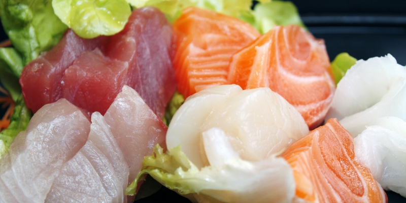 El atún y el salmón ayudan a reducir la inflamación y mantener el bienestar de las articulaciones (Pixabay) El atún y el salmón ayudan a reducir la inflamación y mantener el bienestar de las articulaciones (Pixabay)