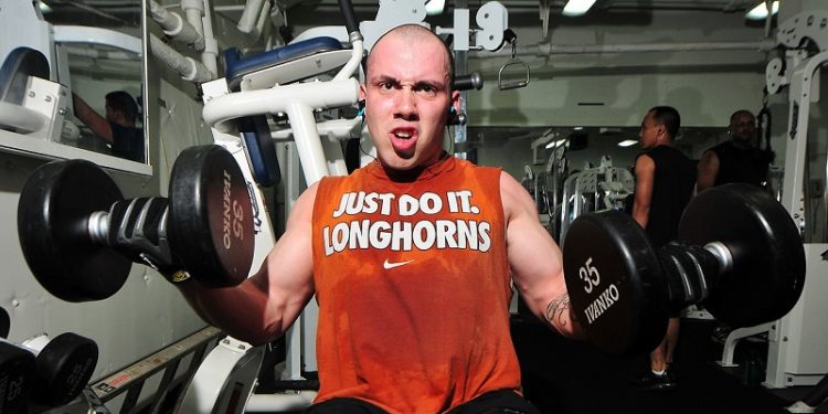 Sudar mucho, una de las situaciones incómodas en el gimnasio (Pixabay)