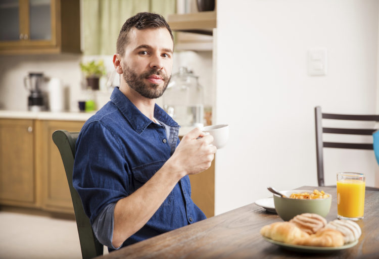 el mindfuleating puede ayudarnos a mantener la vigilancia en nuestra alimentación (iStock)
