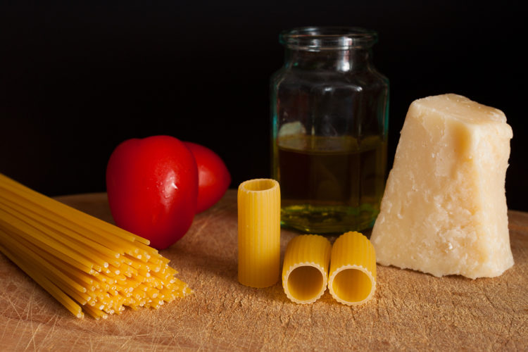 El triatleta debe comer pasta la semana previa a la carrera, pero sin abusar (iStock)