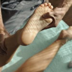 4 masajes que puedes darte tu mismo en los pies después del running Masaje de pies (iStock)