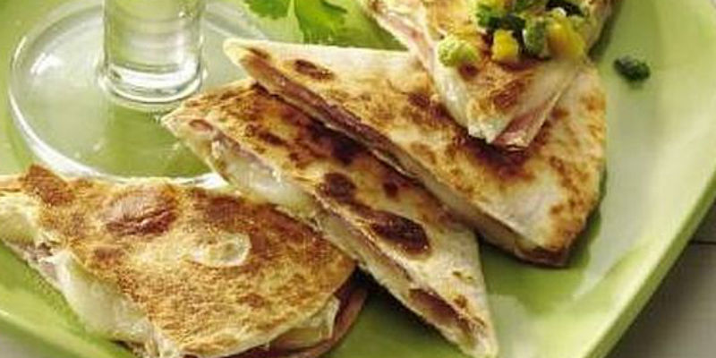 Quesadillas de queso brie y mango Quesadillas de queso brie y mango