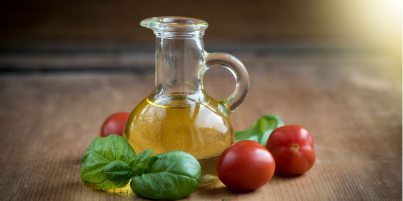 El aceite de oliva favorece la disminución del colesterol malo (Pixabay) El aceite de oliva favorece la disminución del colesterol malo (Pixabay)