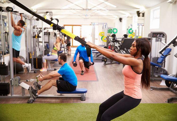 Para ponerse en forma no basta con llegar al gimnasio y ponerse a mover máquinas (iStock)