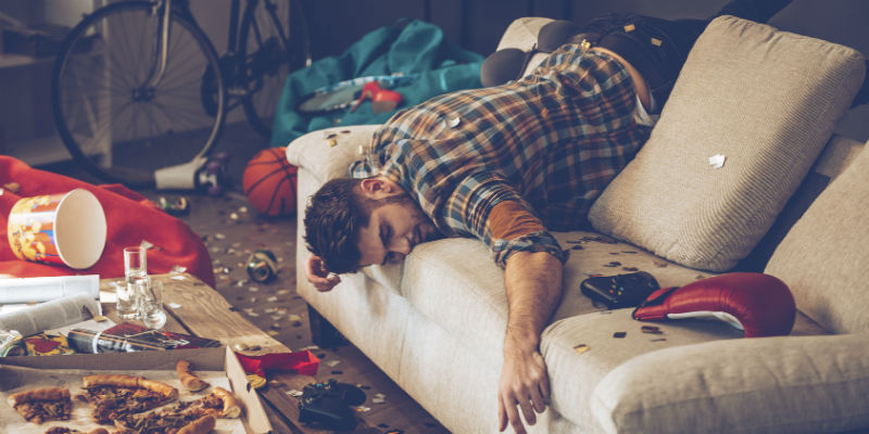 El exceso de alcohol ralentiza el sistema nervioso central y tiene efectos adversos en la vida sexual (iStock)