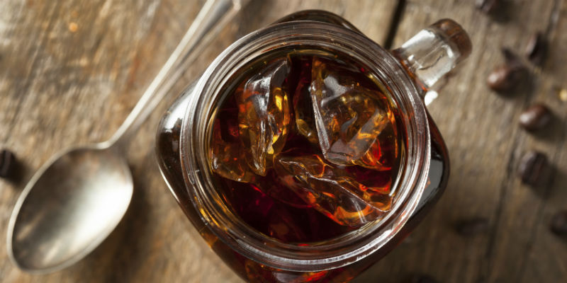 Una buena jarra de café con hielo es una bebida muy refrescante (iStock)