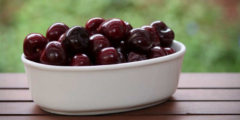 Al igual que la avena y las almendras, las cerezas son una fuente natural de melatonina (Pixabay)