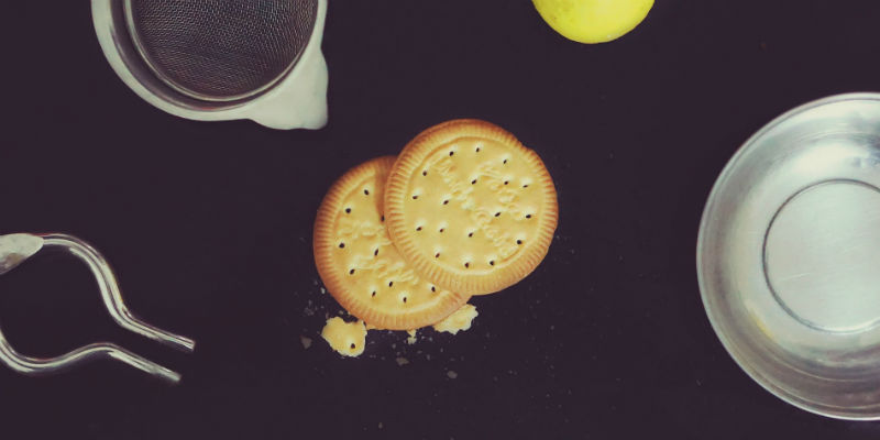 Un café con leche y 5 galletas es una deliciosa y nutritiva merienda. (Pixabay)