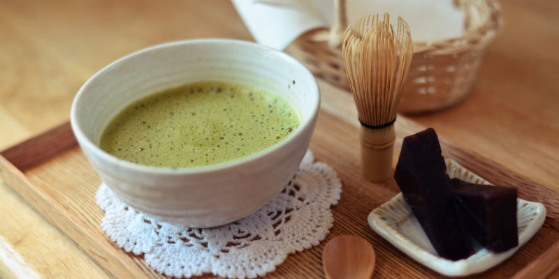 El té matcha se ha convertido en una de las bebidas favoritas de los más modernos. (iStock)