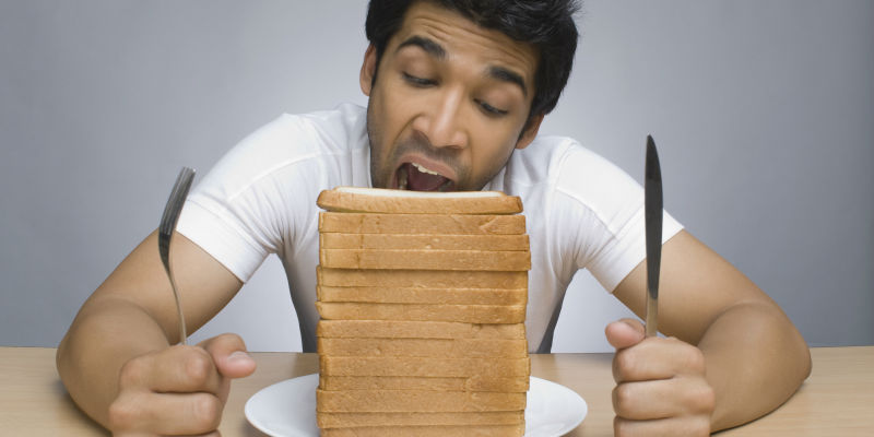 Además de cómo cocinar los alimentos también hay que aprender a comerlos. (iStock)