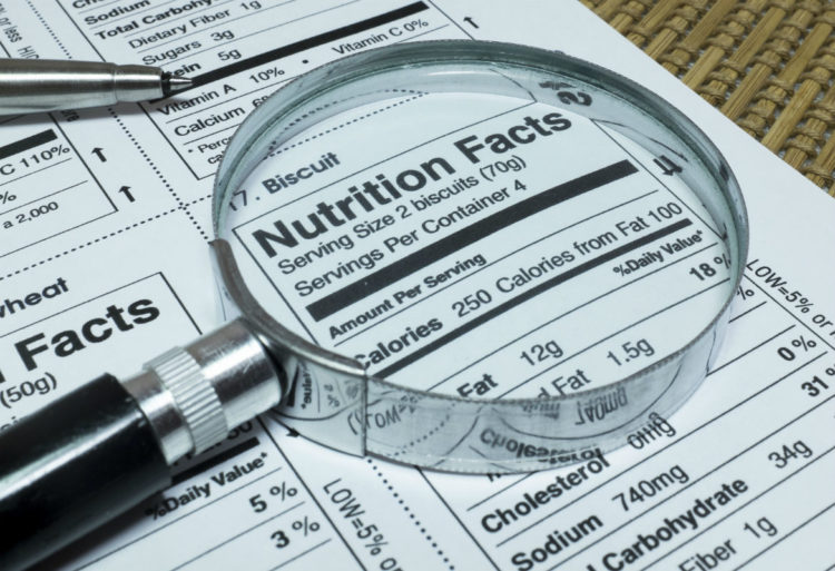 El nuevo Reglamento Europeo, de aplicación automática en los Estados Miembros, sobre etiquetado alimentario que regula la información que se facilita al consumidor y establece la obligación de etiquetar los alimentos de forma clara (iStock)