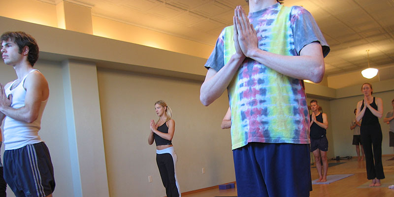 El yoga y el pilates, dos buenas disciplinas para una mejoría física y psíquica. Flickr - Evan Lovely