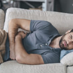 Consejos para acabar con el ardor de estómago El ardor de estómago puede aliviarse con ciertos alimentos y siguiendo unos remedios caseros. (iStock)