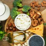 Fuentes de calcio para corredores Para mantener alejadas las lesiones óseas, los corredores deben asegurarse de ingerir alimentos que sean importantes fuentes de calcio. (iStock)