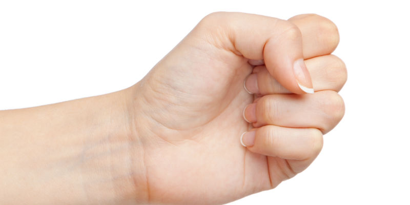 Puño cerrado —> hidratos de carbono / helado (iStock)