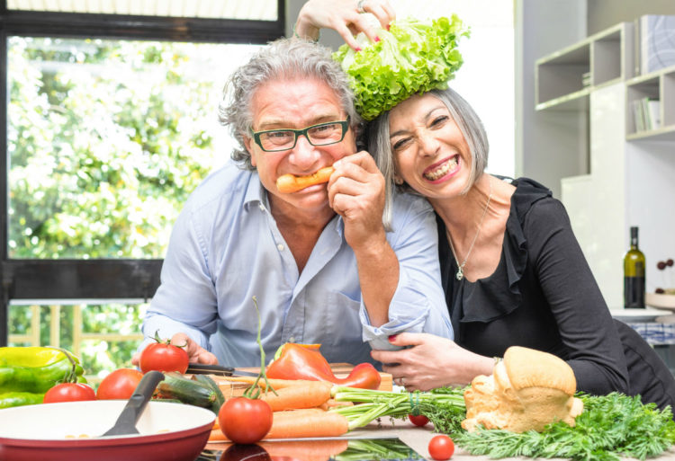 Lo que comemos nos hace fuertes, flacos, gordos… y también tristes, nerviosos o irritables. (iStock)