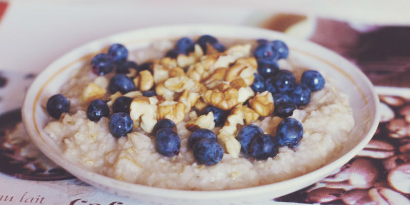 La avena ayuda al cuerpo a transformar los carbohidratos en energía. (Pixabay)