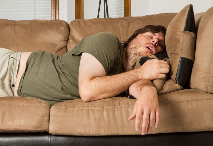 Mejorar la creatividad o los reflejos son algunos de los beneficios de echarte una siesta. (iStock).