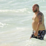 El espectacular cambio de Kiko Rivera Kiko Rivera disfruta de la playa (JORGE OGALLA GTRES)