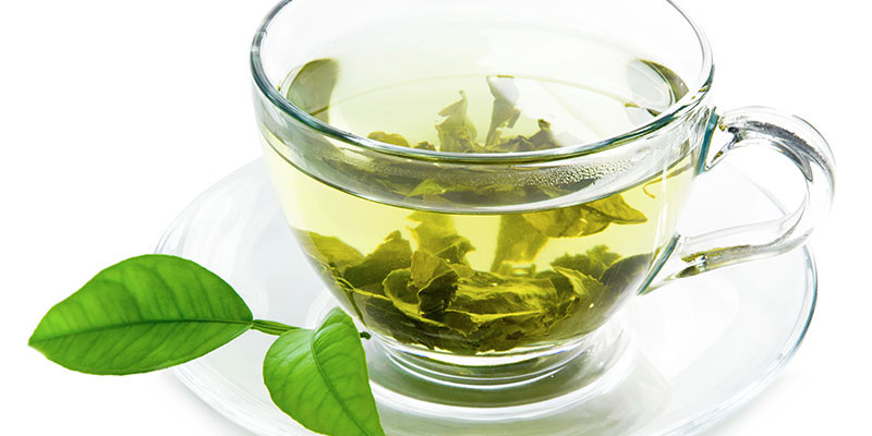 Té verde para combatir la caída del pelo (iStock).