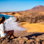 6 ejercicios ligeros para mantener la forma en verano Elijas playa o montaña, hay muchos ejercicios ligeros que puedes hacer en verano (iStock)