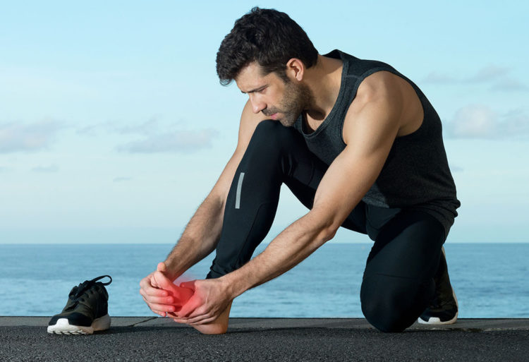 Hay varios trucos para evitar heridas en los pies (iStock)