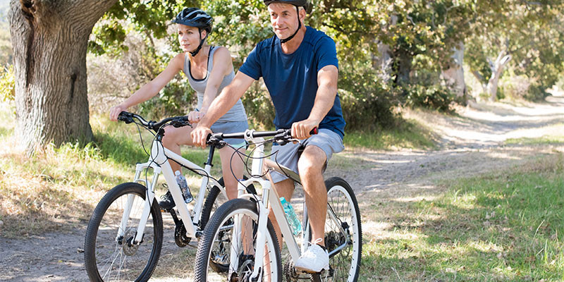 El ciclismo es uno de los mejores ejercicios quemagrasas (iStock)