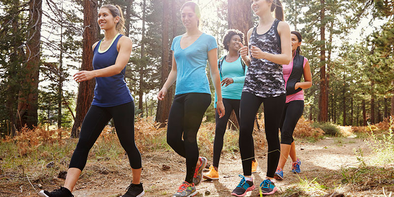 Podéis juntaros las mismas que estuvisteis de fiesta y quedar para quemar el exceso de alcohol (iStock)