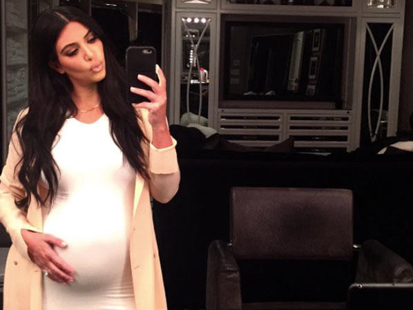 Kim Karsashian luciendo tripita en Instagram (Instagram)