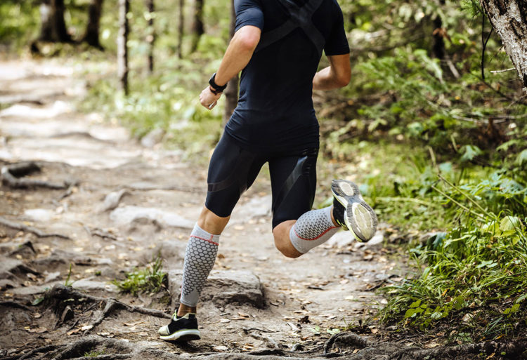 Es muy habitual ver a runners con medias deportivas (iStock)