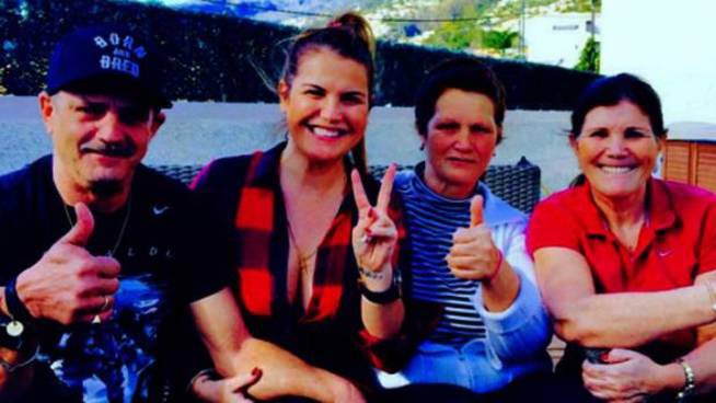 Jorge Aveiro junto a la hermana de Cristiano y su madre (Twitter)