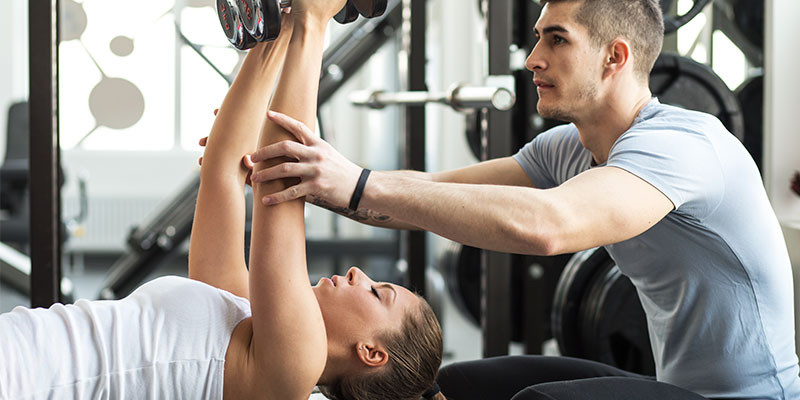Es importante realizar el entrenamiento bajo la supervisión de un profesional (iStock)