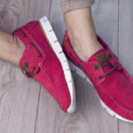 ¿Cómo afecta a tu salud la moda de llevar zapatos sin calcetines? La nueva moda de llevar zapatos sin calcetines (iStock)