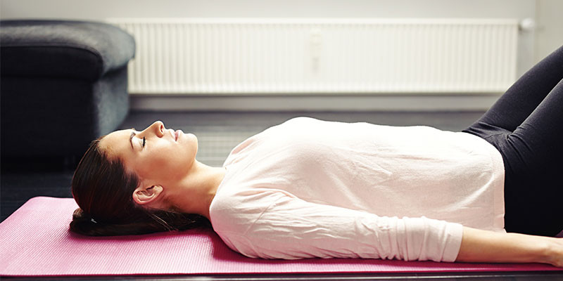 Estirar pierna (iStock)