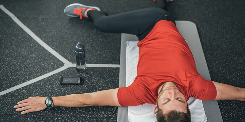 Rodillas a los lados (iStock)