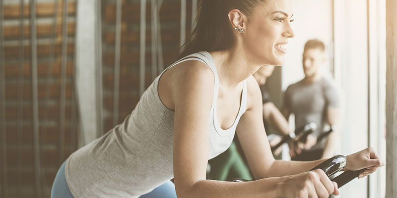 Intervalos de alta intensidad en la bicicleta elíptica para mejorar la resistencia (iStock)