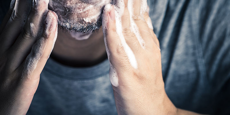 Se debe lavar la barba a menudo (iStock)