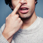 Qué significado tiene el color de tus mocos Dedo en la nariz