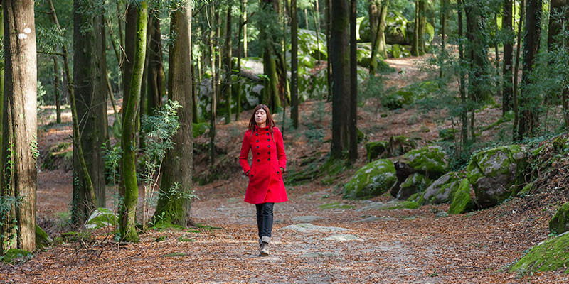 Andar para aliviar gases (iStock)