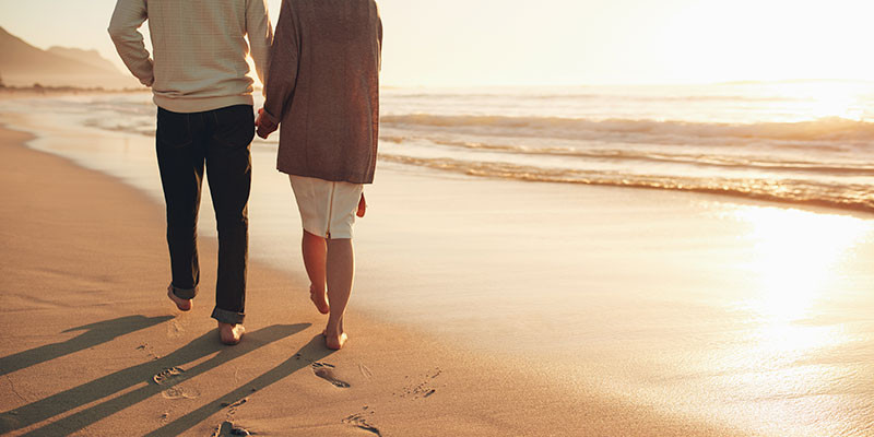 Caminar es una gran actividad contra la hipertensión (iStock)