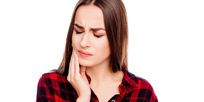 Cómo duelen, cuando duelen, las muelas de juicio (iStock)