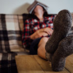 6 ejercicios perfectos para los más vagos Venga, levántate del sofá, haz un esfuerzo, tenemos el entrenamiento perfecto para ti (iStock)