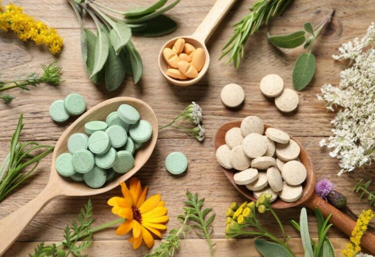 Suplementos nutricionales (AdobeStock)